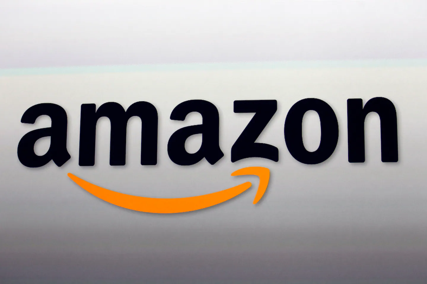 Amazon driver accuses agency of unlawfully abandoning her case
