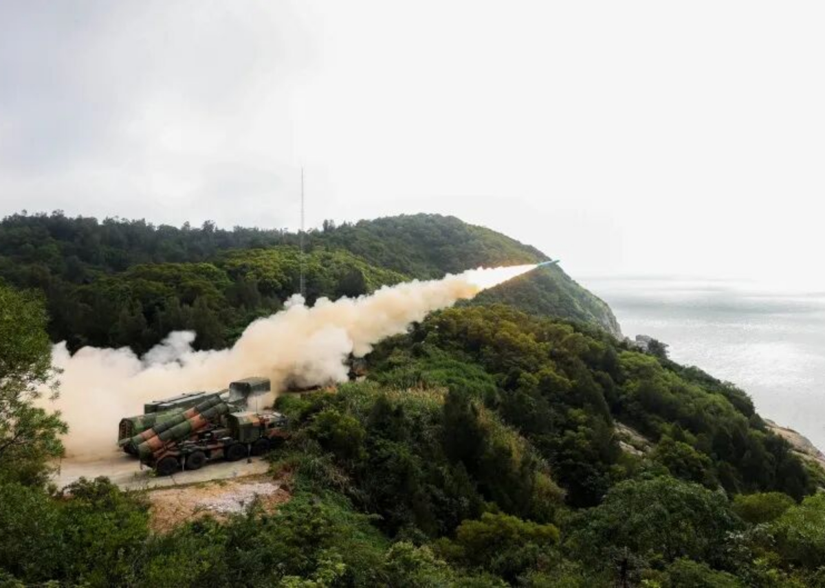 Invasion Drills Held on Both Sides of Taiwan Strait