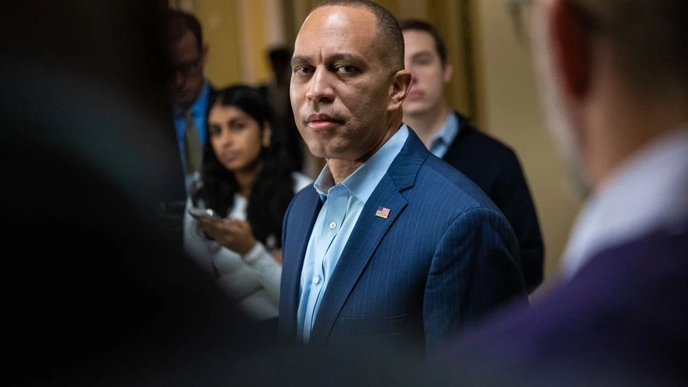 Pay for troops and federal workers become top focus as shutdown enters week four