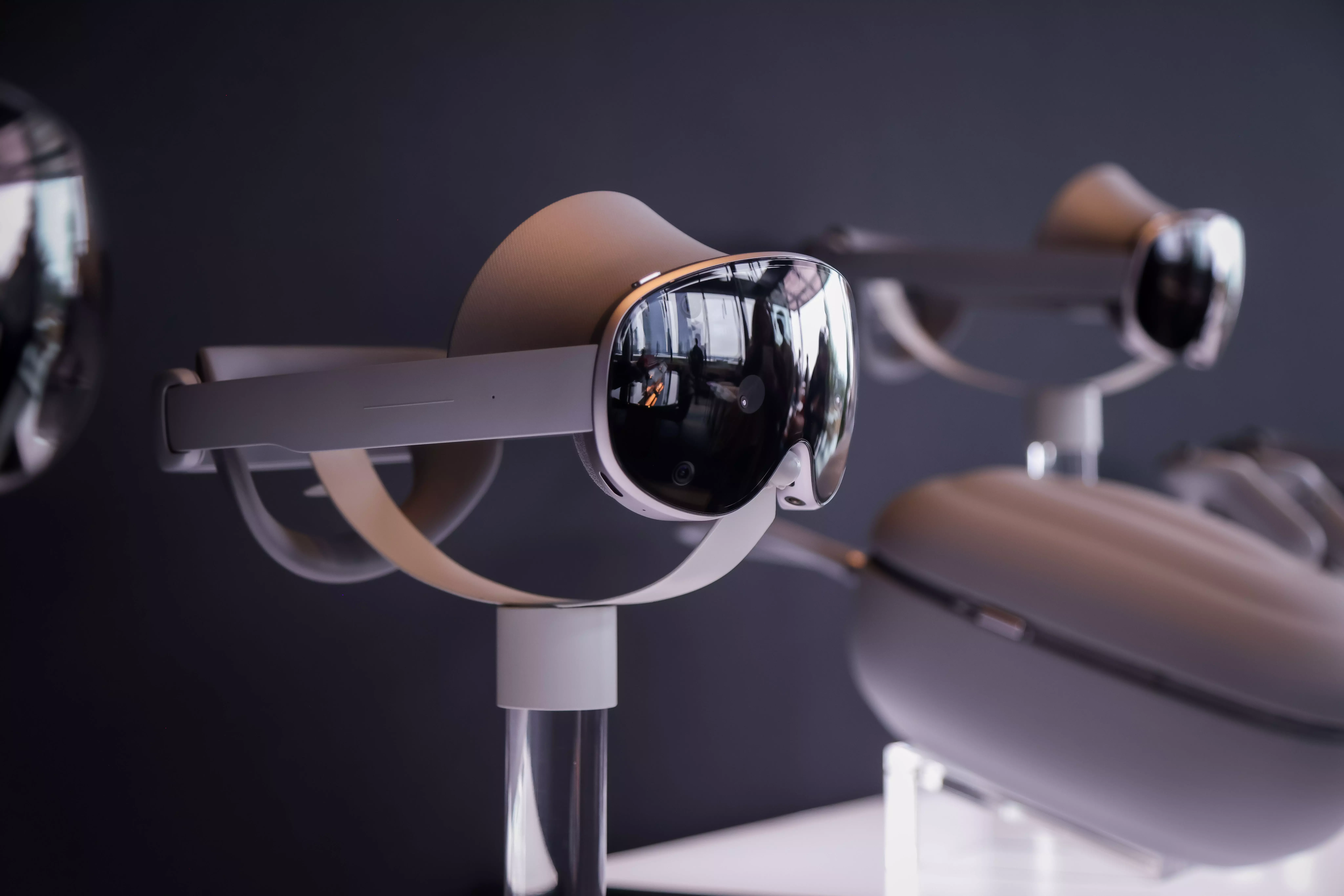 Samsung Unveils Galaxy XR Headset at Half the Price of Apple’s Vision Pro