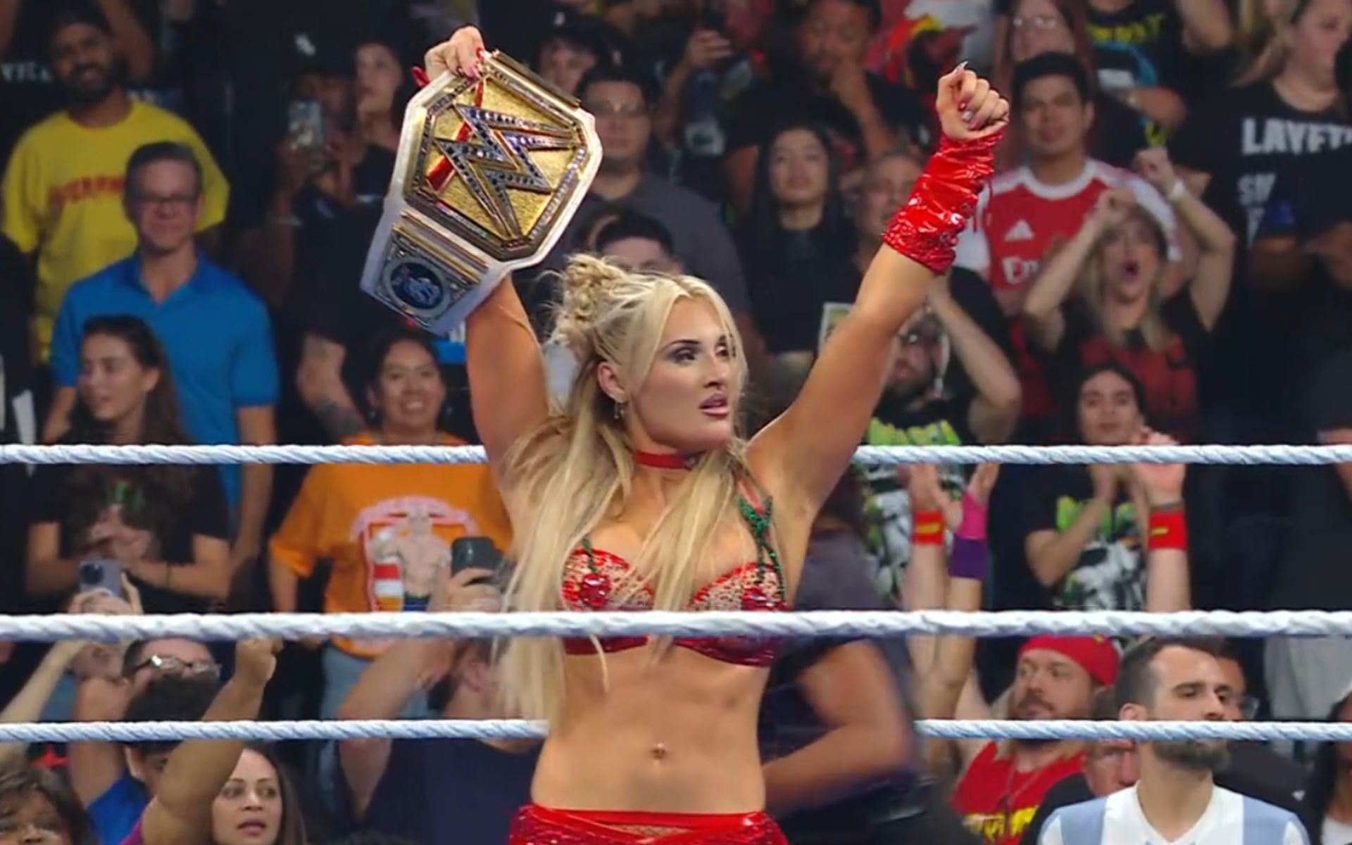 [WATCH] Horrible botch involving 41-year-old star in the finish of Tiffany Stratton's title match on Smackdown