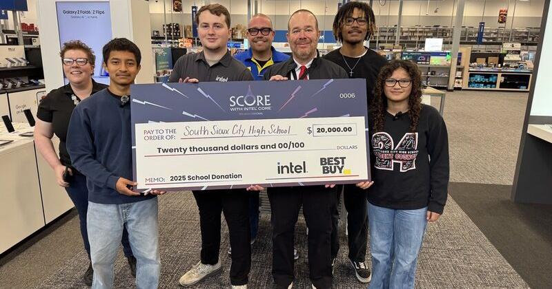 South Sioux City High School receives $20,000 technology donation
