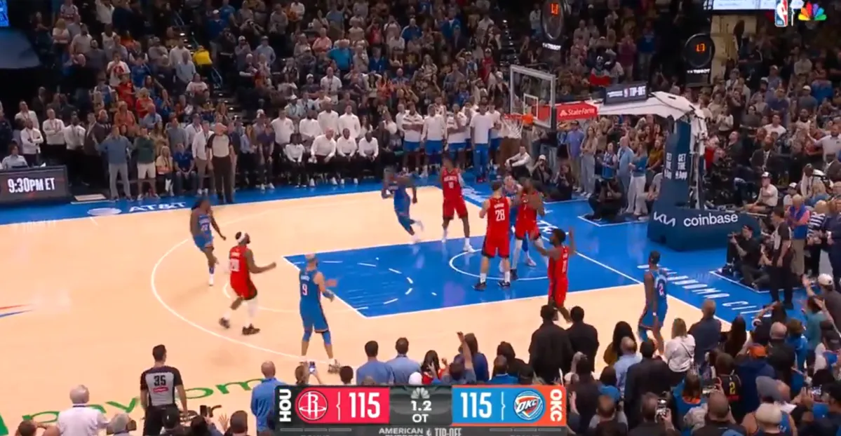Kevin Durant almost pulled a Chris Webber, but refs didn’t see it in Thunder-Rockets
