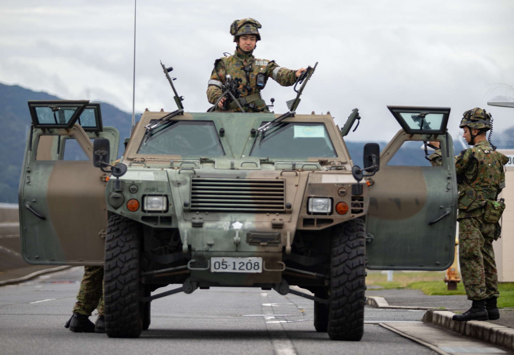 Japan plans to use civilian SUVs to replace aging military vehicles