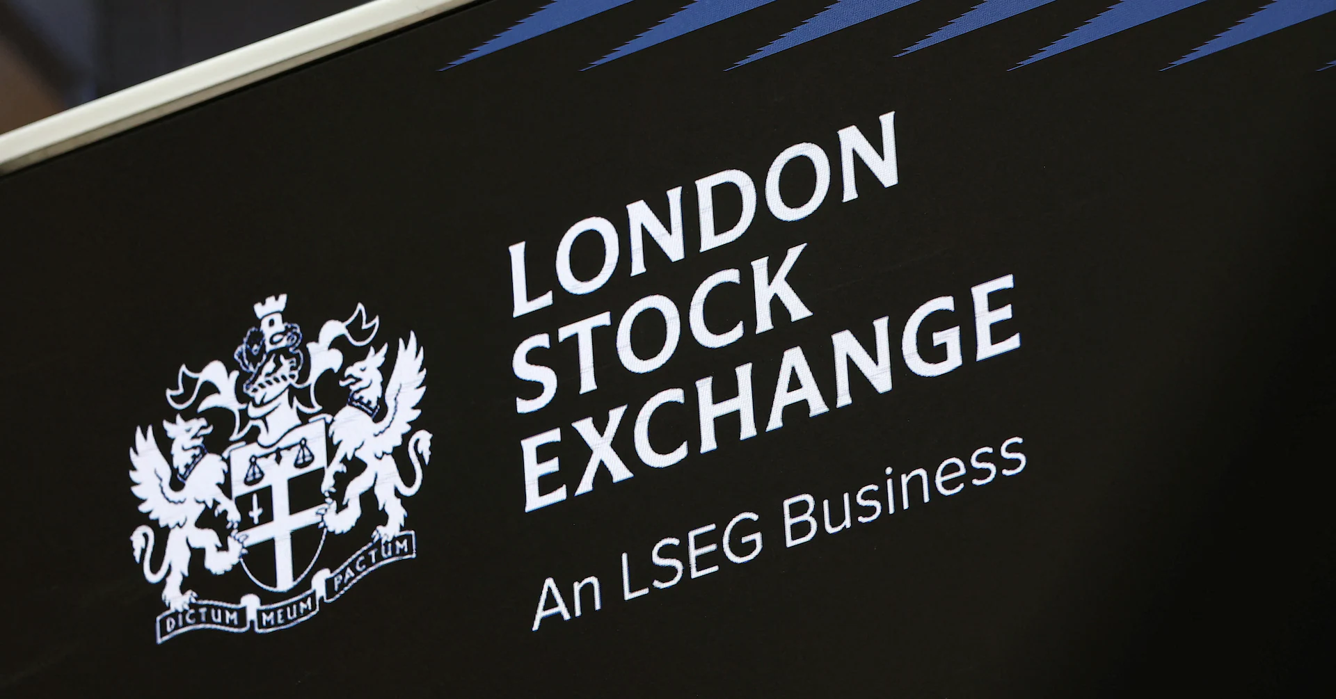 FTSE 100 hits record high on boost from oil stocks, upbeat earnings