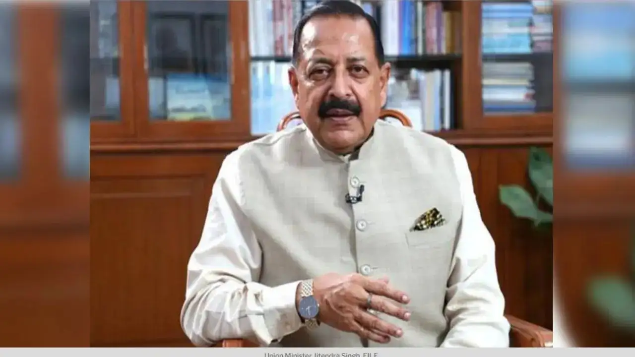 Jitendra Singh Gifts Laptops to Class 10 Topper Girls Across Five Districts