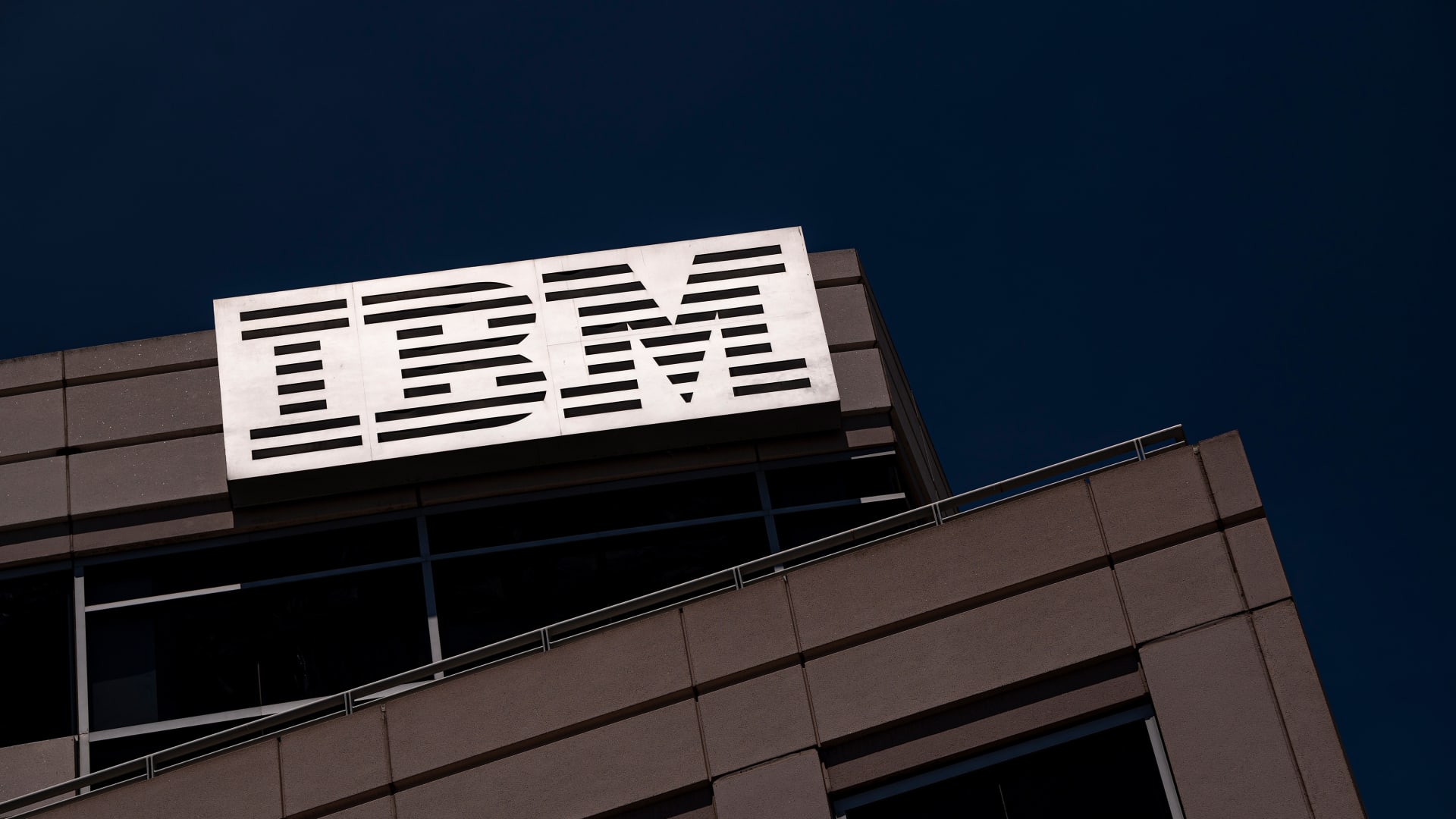 IBM Q3 2025 earnings results beat revenue and EPS expectations