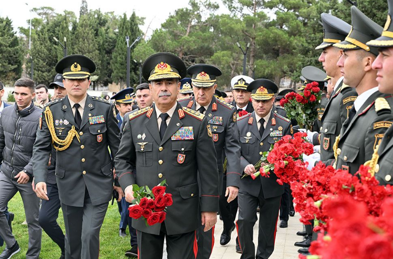 Azerbaijan's defense ministry pays tribute to martyrs on memorial day