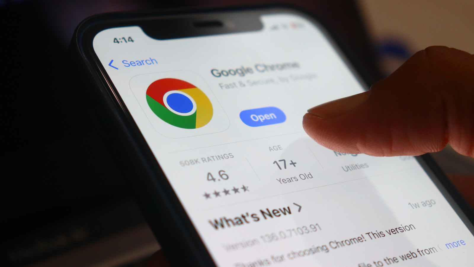 Apple Is Warning iPhone Users To Stop Using This Popular Browser - Here's Why