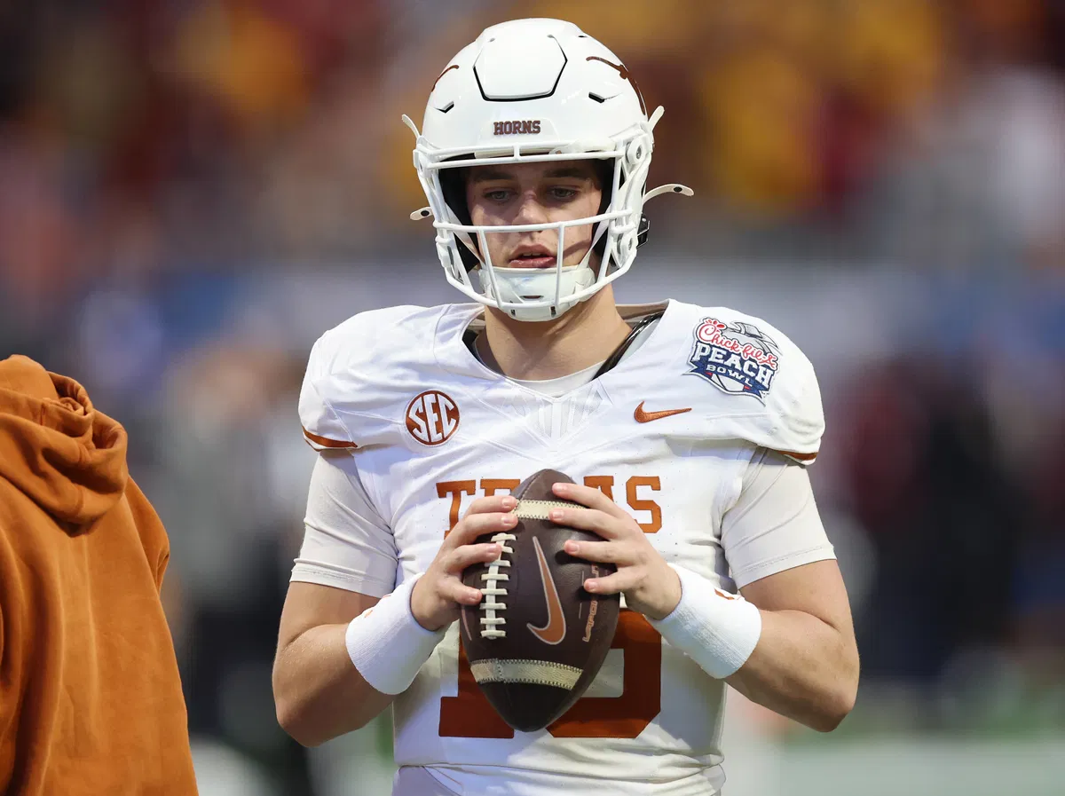 NFL Scout Confirms Arch Manning’s Worst Fear as He Experiences 3X More Torture Than Quinn Ewers
