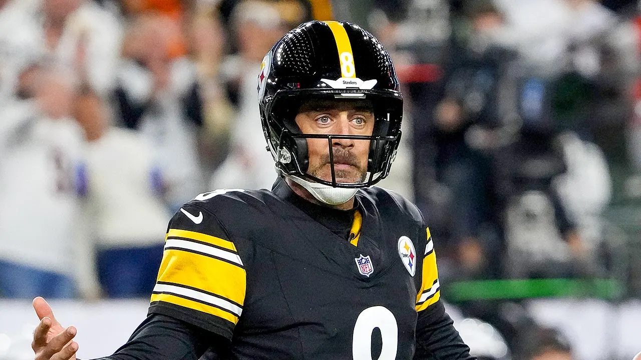 Aaron Rodgers tells 311-pound Steelers teammate to stop tackling him after touchdowns: 'I'm 41'
