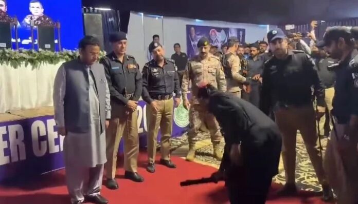 72 riverine dacoits surrender under Sindh’s new ‘amnesty policy’