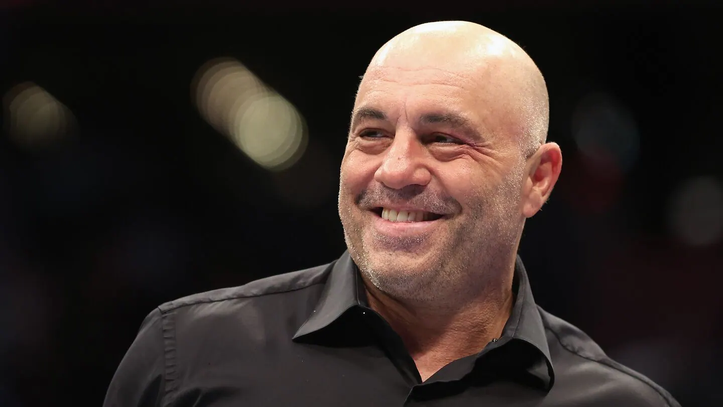Trying to support Trump, Joe Rogan pulls up fake post