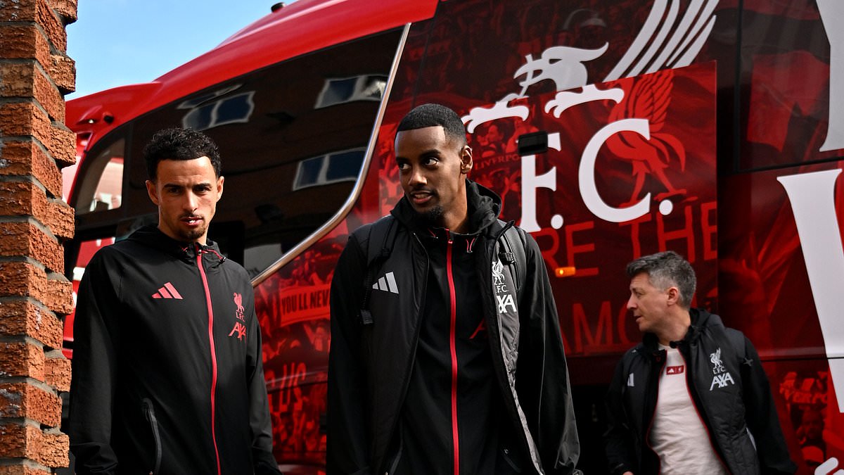 Premier League LIVE: Latest score, team news and updates from all of the 3pm games featuring Crystal Palace vs Liverpool and Chelsea vs Brighton