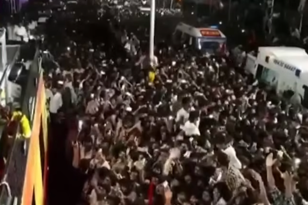 Stampede at political rally in India kills 39