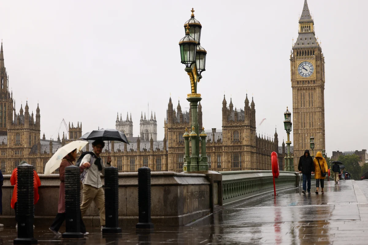Storm Benjamin: London faces morning rush hour chaos as 50mph winds and torrential rain to hit capital
