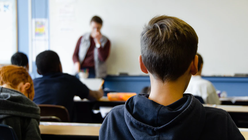 Schools to shut in Tasmania as unions plan stop work action over pay offer