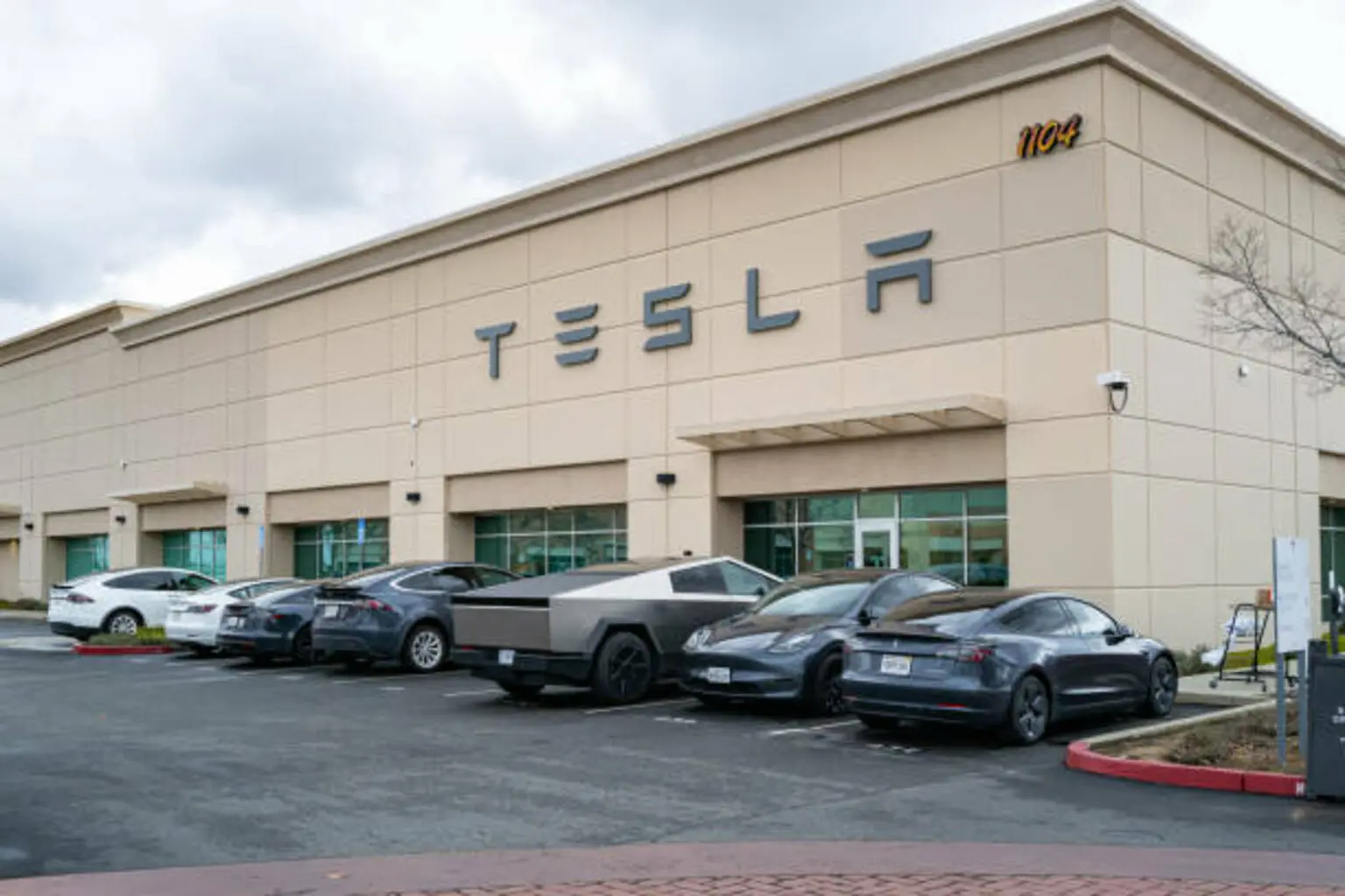Tesla: Sell The Q3 Earnings Miss