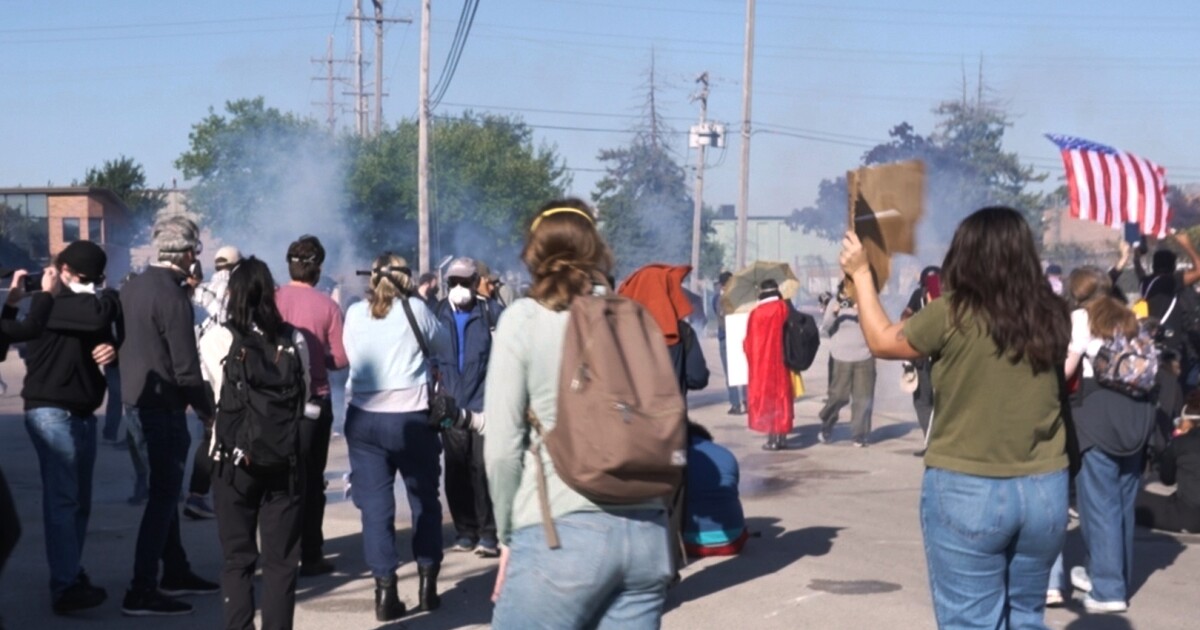 Federal agents fire pepper balls, tear gas at protesters outside Chicago ICE facility