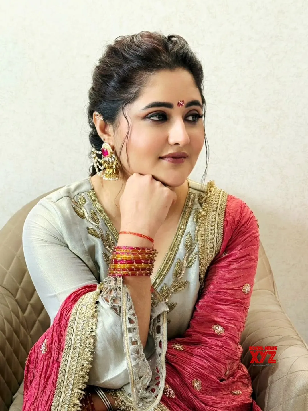 Rashami Desai drops her Navratri mantra, ‘When In Doubt, Garba It Out’