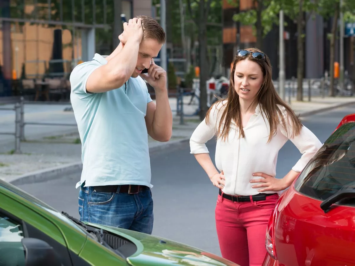 Insurance experts warn drivers not to do this one thing after an accident