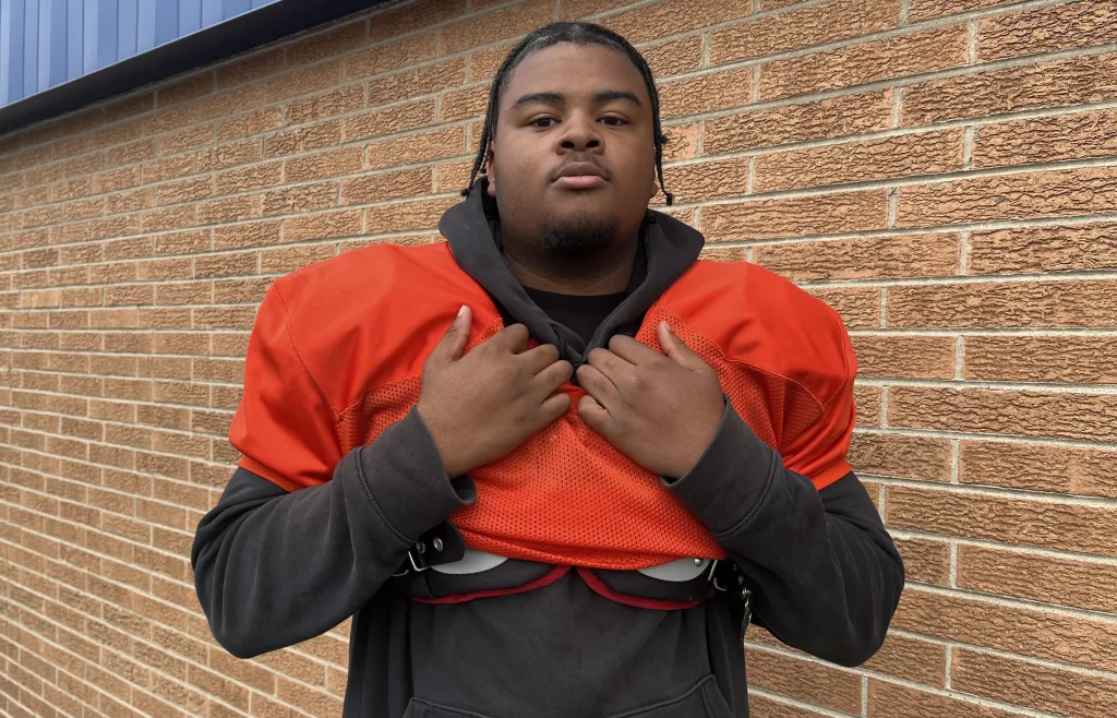 Gary West Side's Antonio Davis has college offers