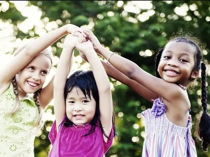 'Girlfriends' Boutique And Bites' Returns To Benefit Youth Services Of Glenview/Northbrook