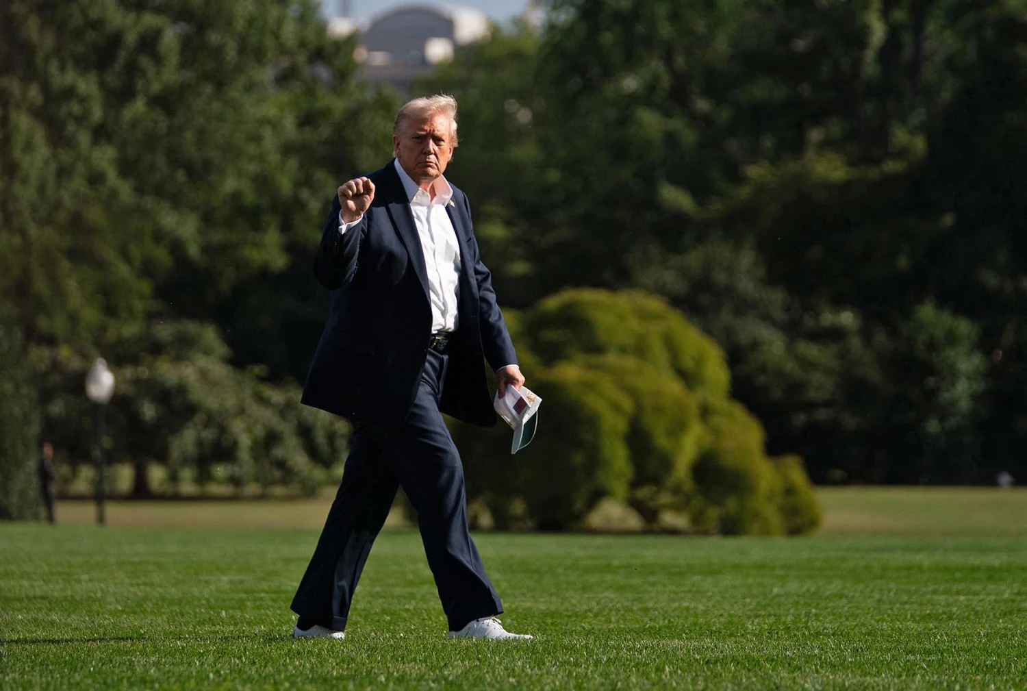 Trump directs defense secretary to deploy troops to Portland