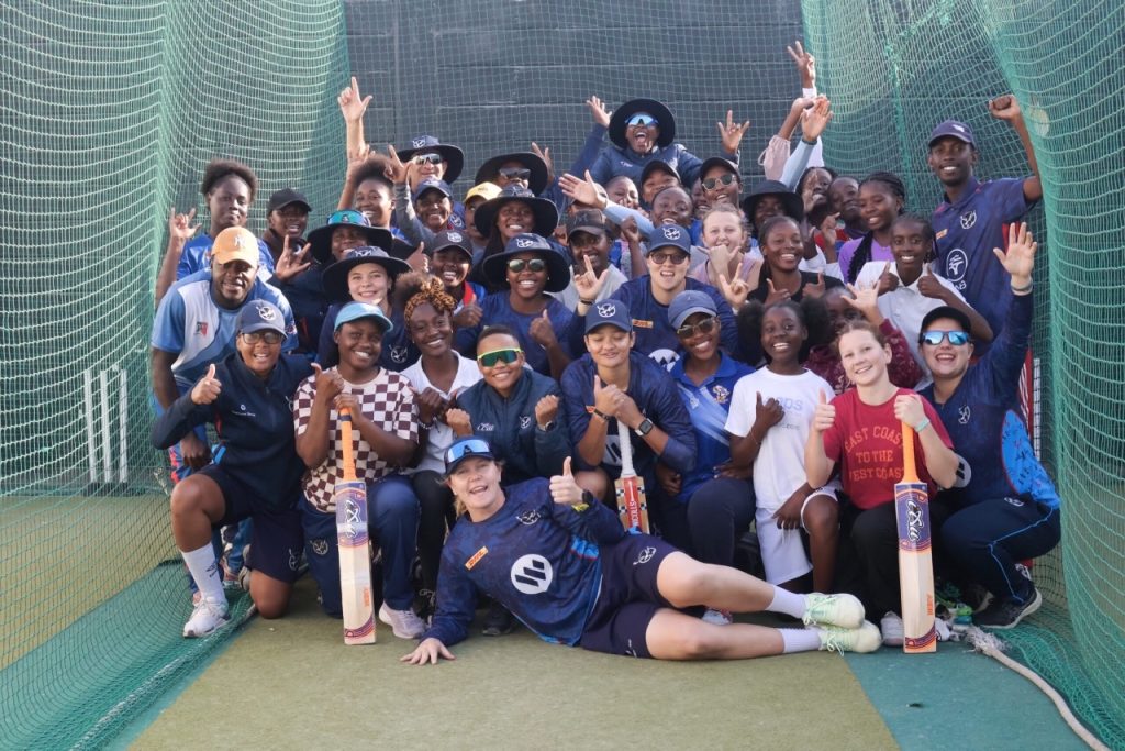 Girls flock to Cricket Roadshow 