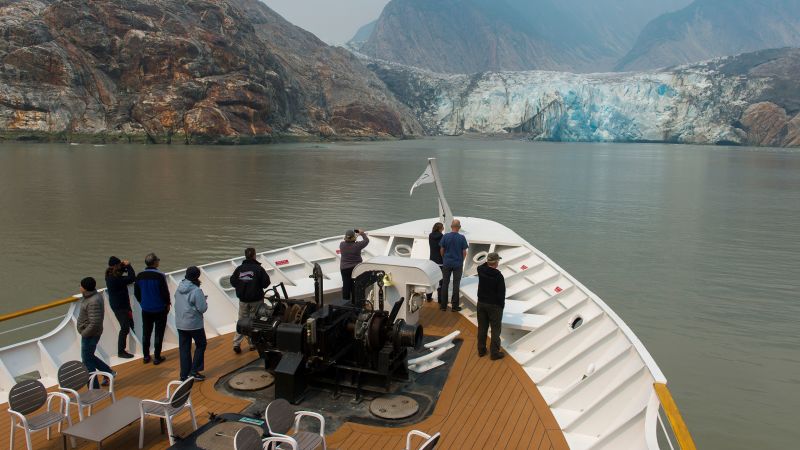 Glacier-chasing cruise ships, breast cancer awareness, daily step goal: Check out the day’s stories