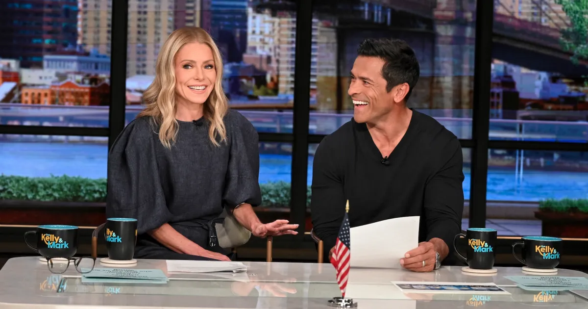 Kelly Ripa and Mark Consuelos Bicker On-Air Over 'an Airport Divorce'