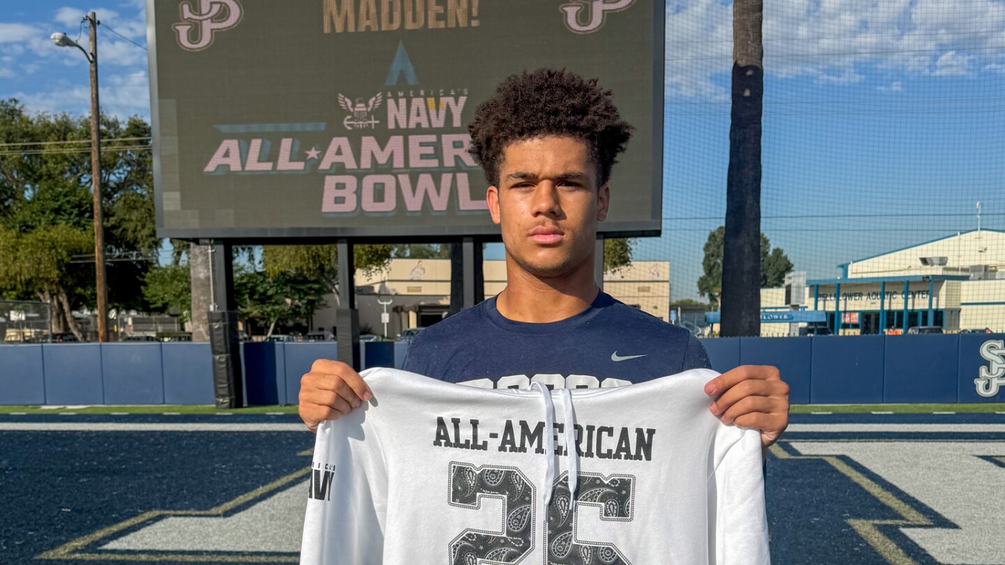 Texas A&M Commit Madden Williams Honored as a 2026 Navy All-American