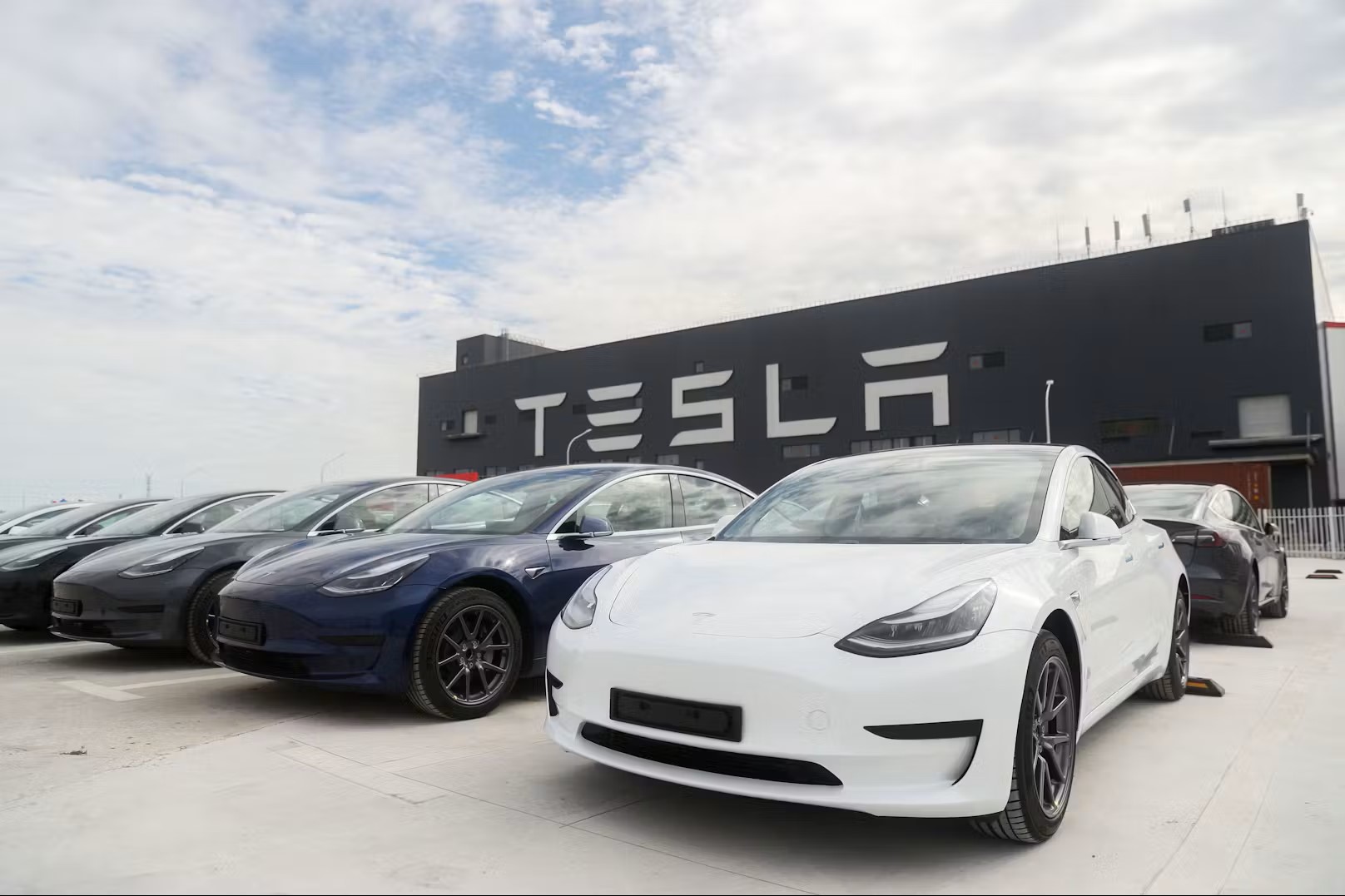 Outraged Mum Blasts Elon Musk's AI 'Grok' After It Told Her Kids To 'Send Nudes' - Furious Parents Call For Ban