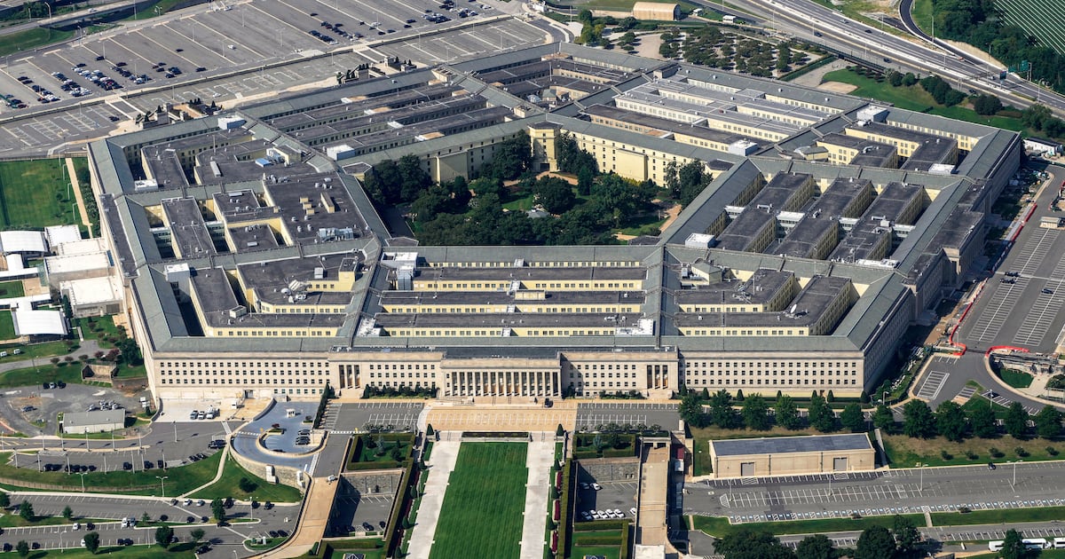 Pentagon announces a new right-wing press corps after mass walkout by journalists