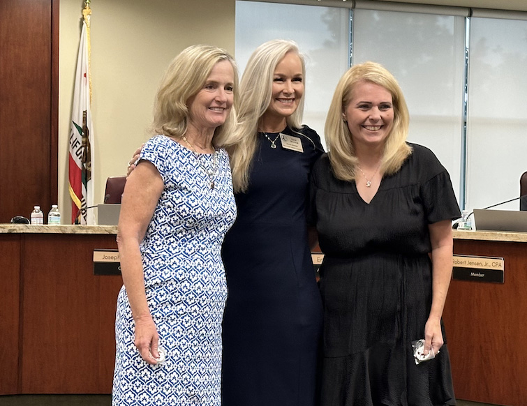 FYI co-founders receive One Hart award from Hart district