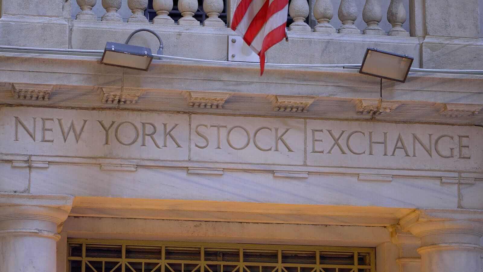 Stocks Steady Before the Open With Earnings in Focus