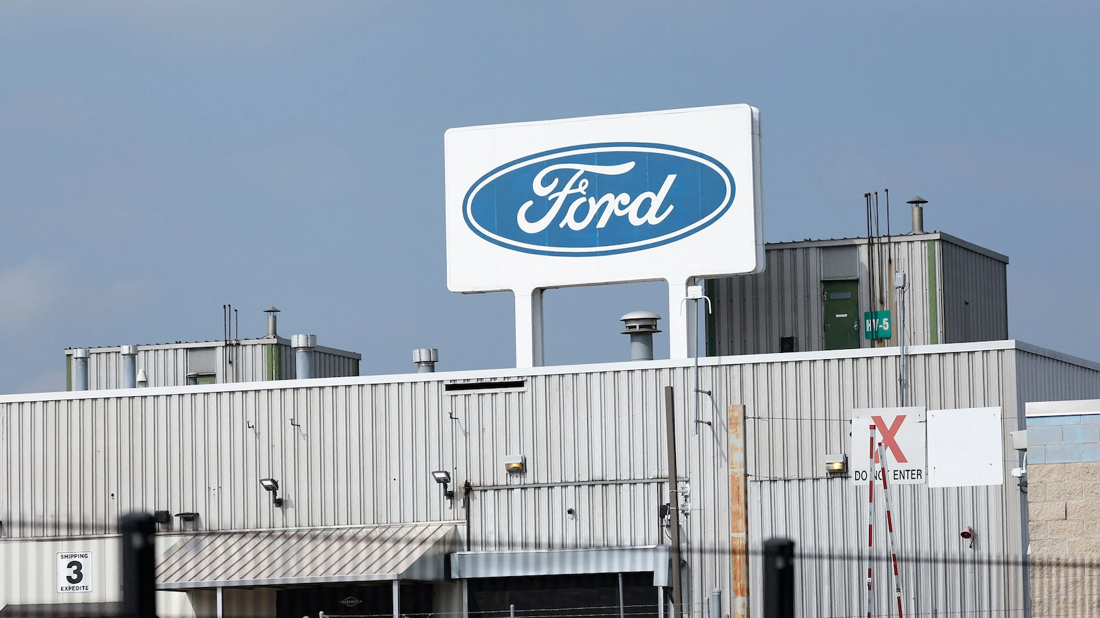 What could supply chain snags in the auto industry mean for car buyers?