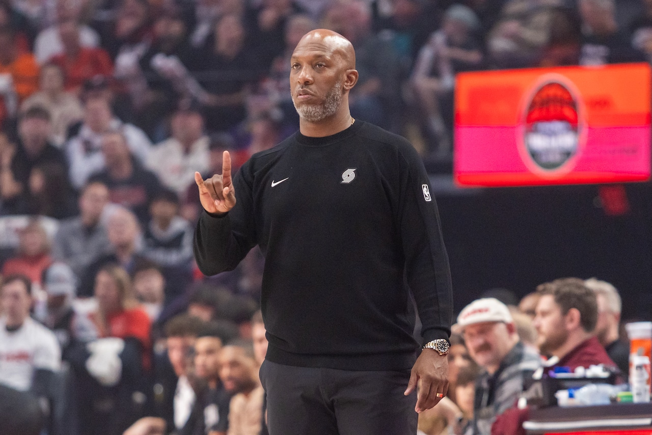 Trail Blazers coach Chauncey Billups arrested in federal gambling probe