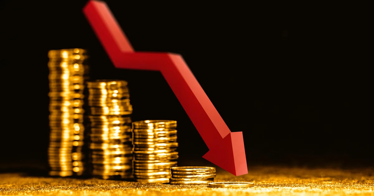 Gold's price is plunging. Here's why (and what investors should do next).