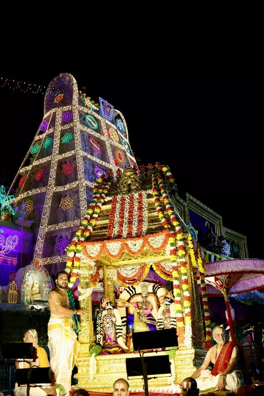 Kalpavriksha, Sarva Bhoopala Vahana Sevas Enthral devotees