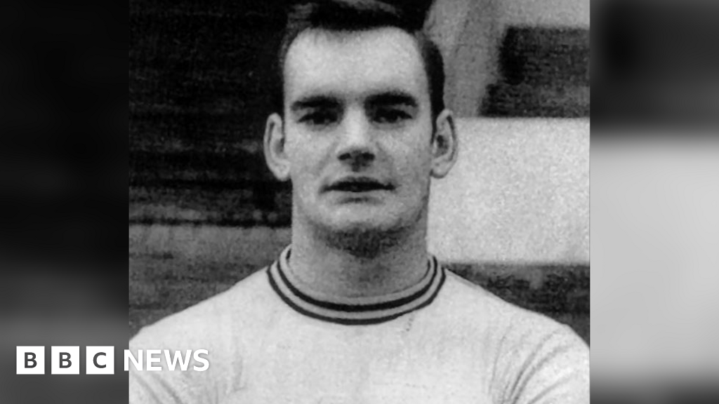 Former footballer Ken Houghton dies aged 85