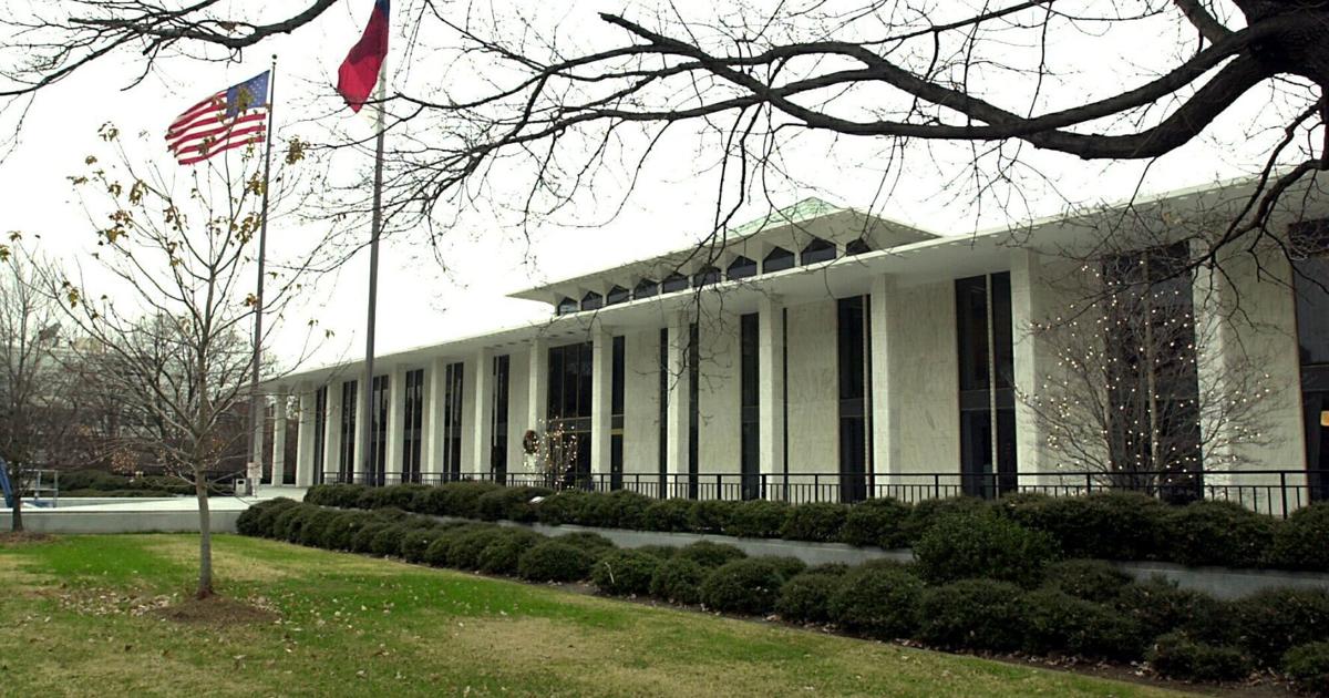 NC lawmakers clear US House map that may bring 11th GOP seat