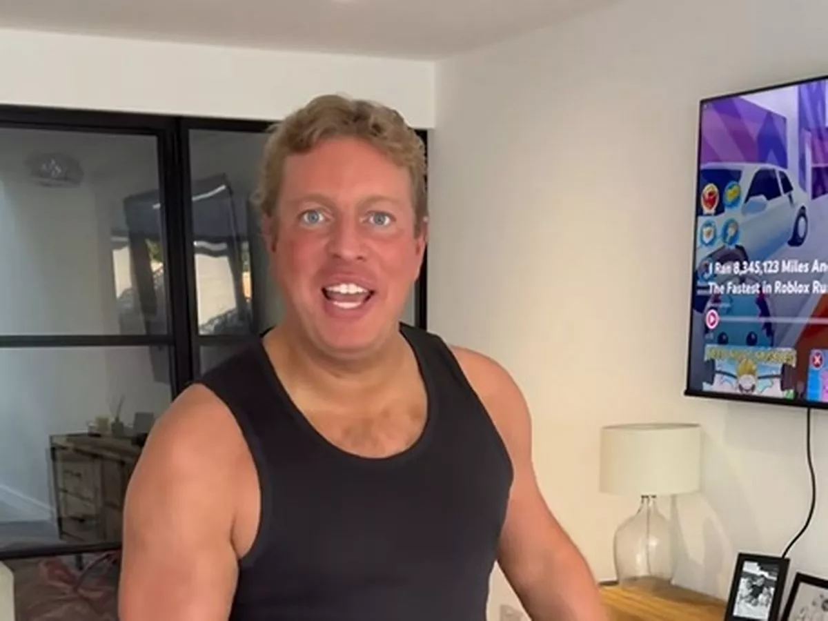 Strictly's Thomas Skinner shares defiant message on 'tough times' before live show