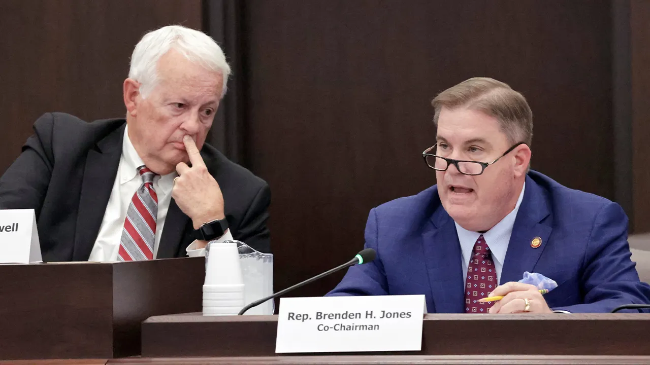 North Carolina Republicans complete redistricting to gain GOP seat