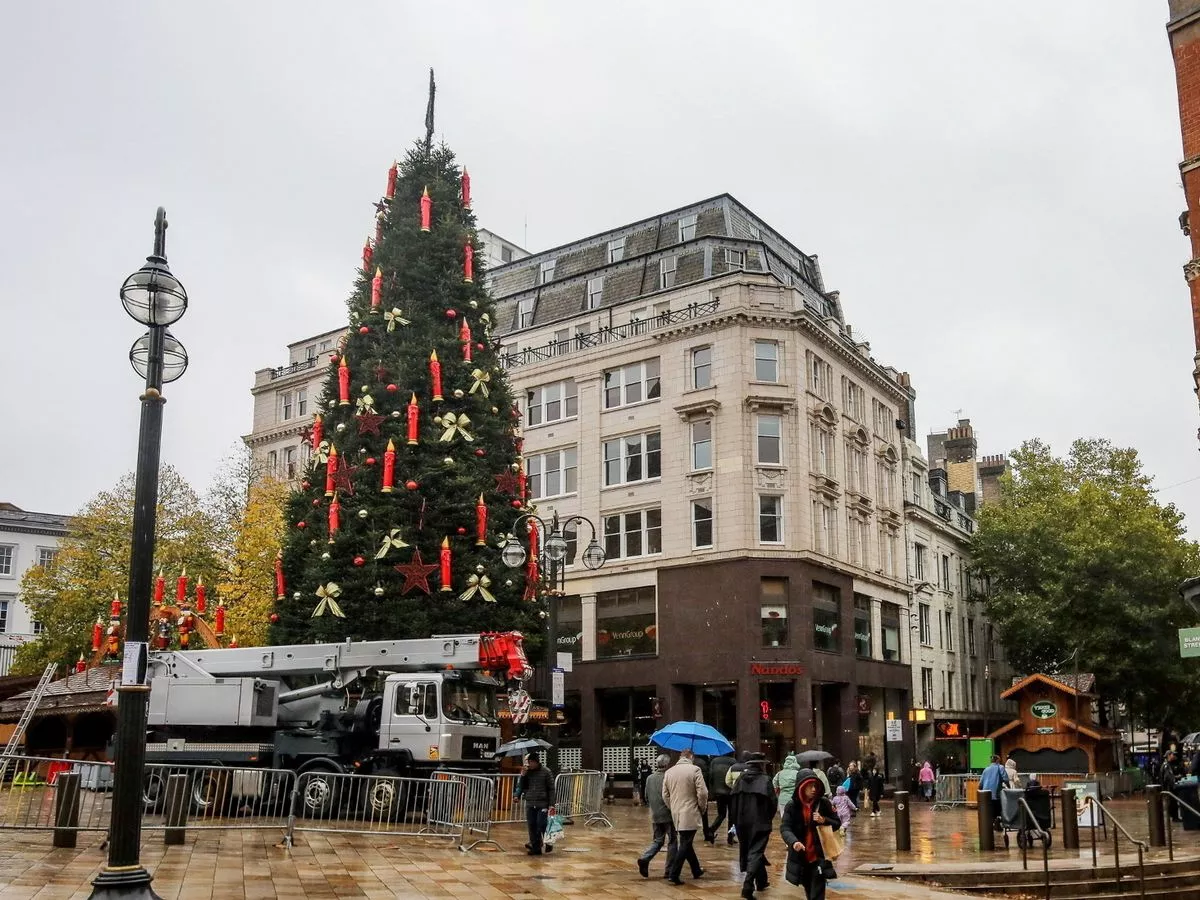 Birmingham German Market puts up Christmas tree more than two months before big day