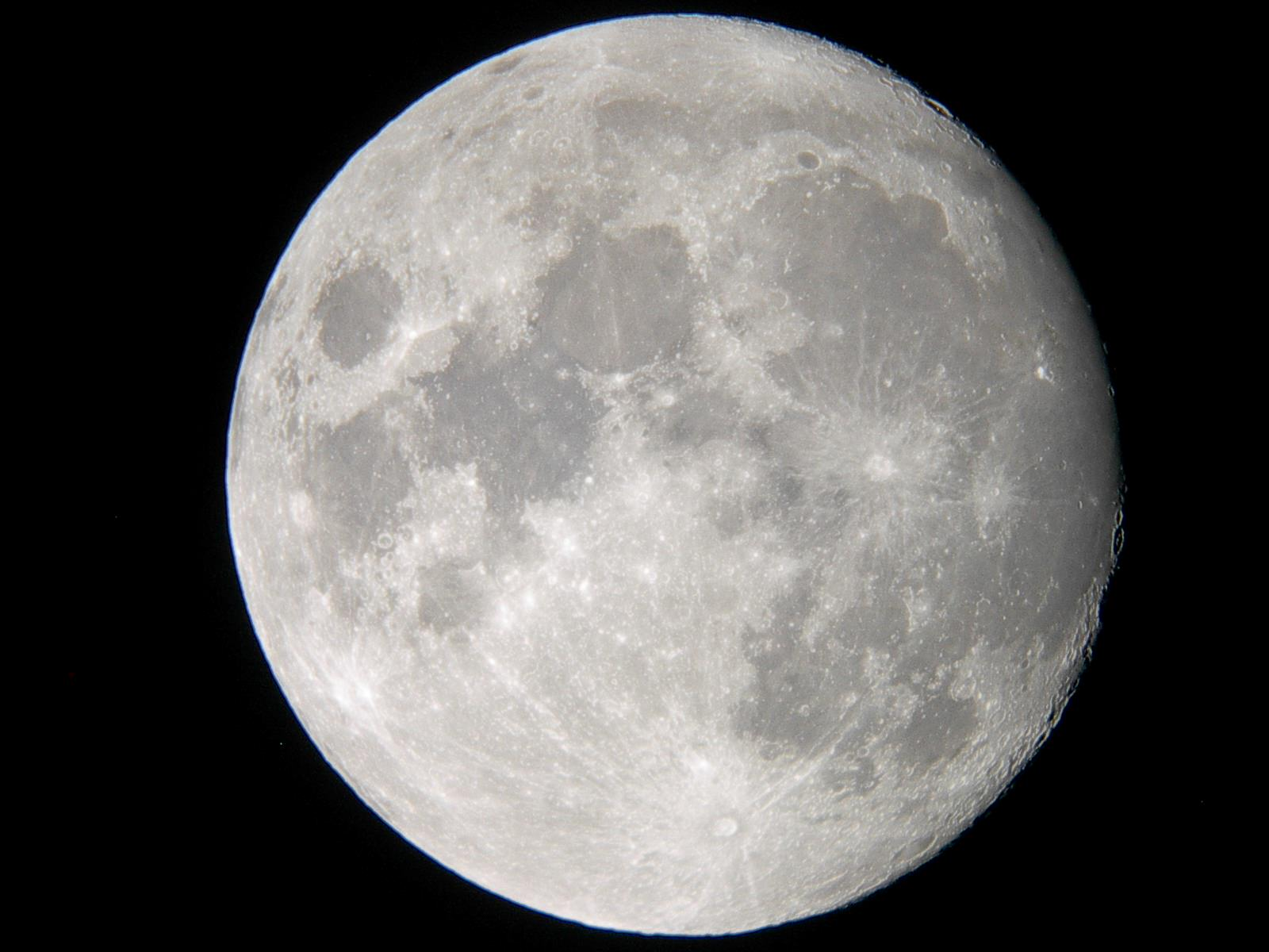 Scientists Baffled by Mysterious Flashes on the Moon’s Surface