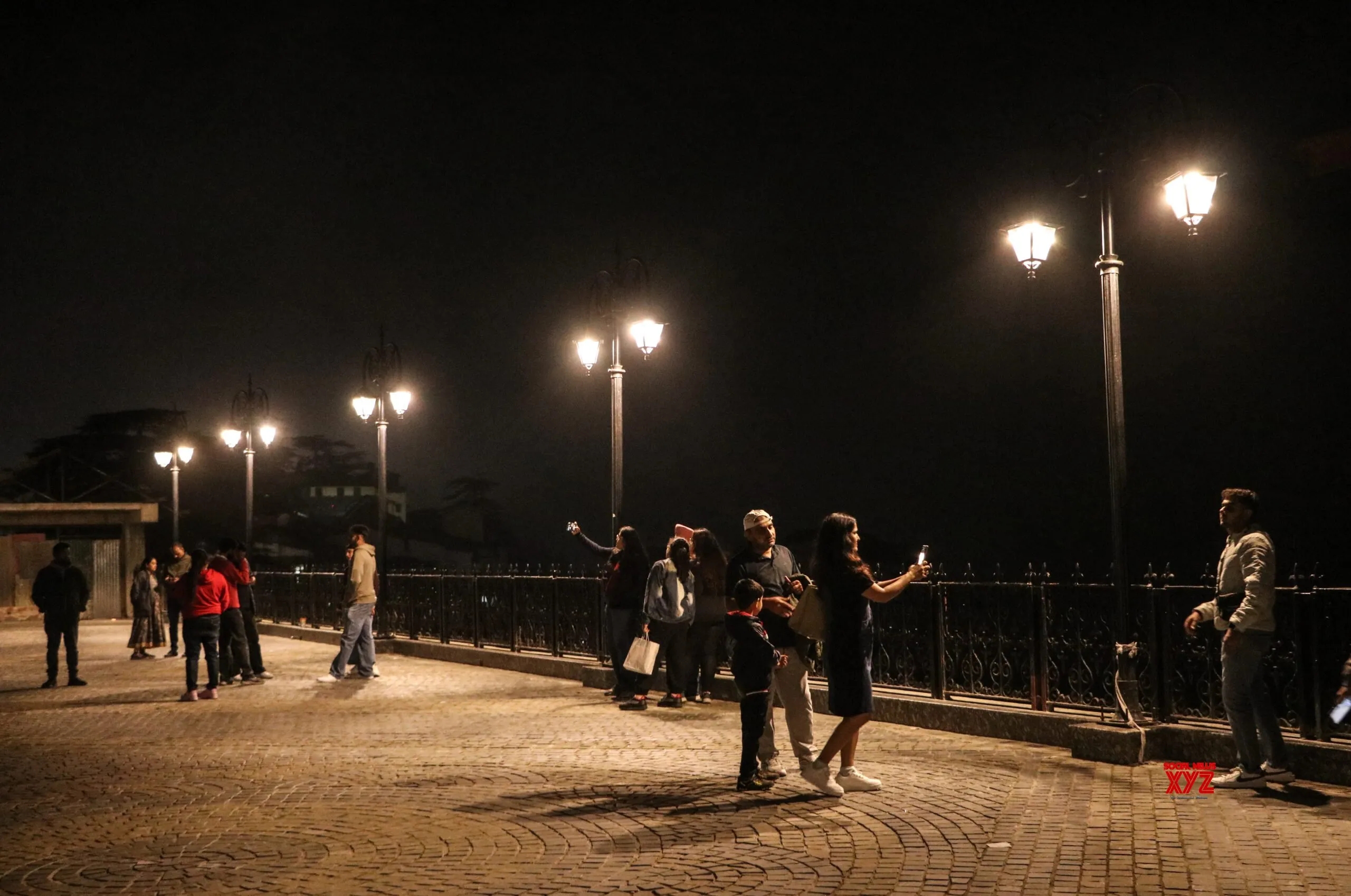 Shimla: Tourists take evening stroll #Gallery