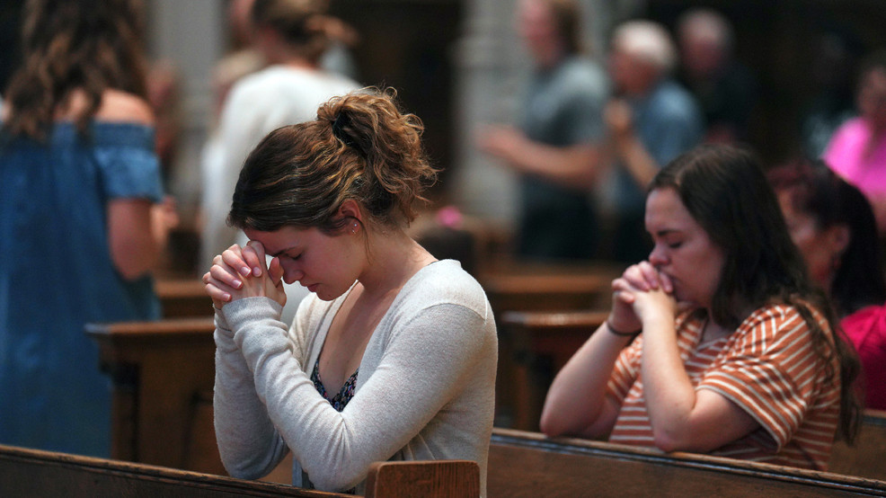 More people see religion's growing influence in American life