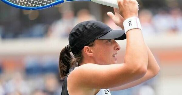 No. 1 seed Iga Swiatek easily passes first Beijing test