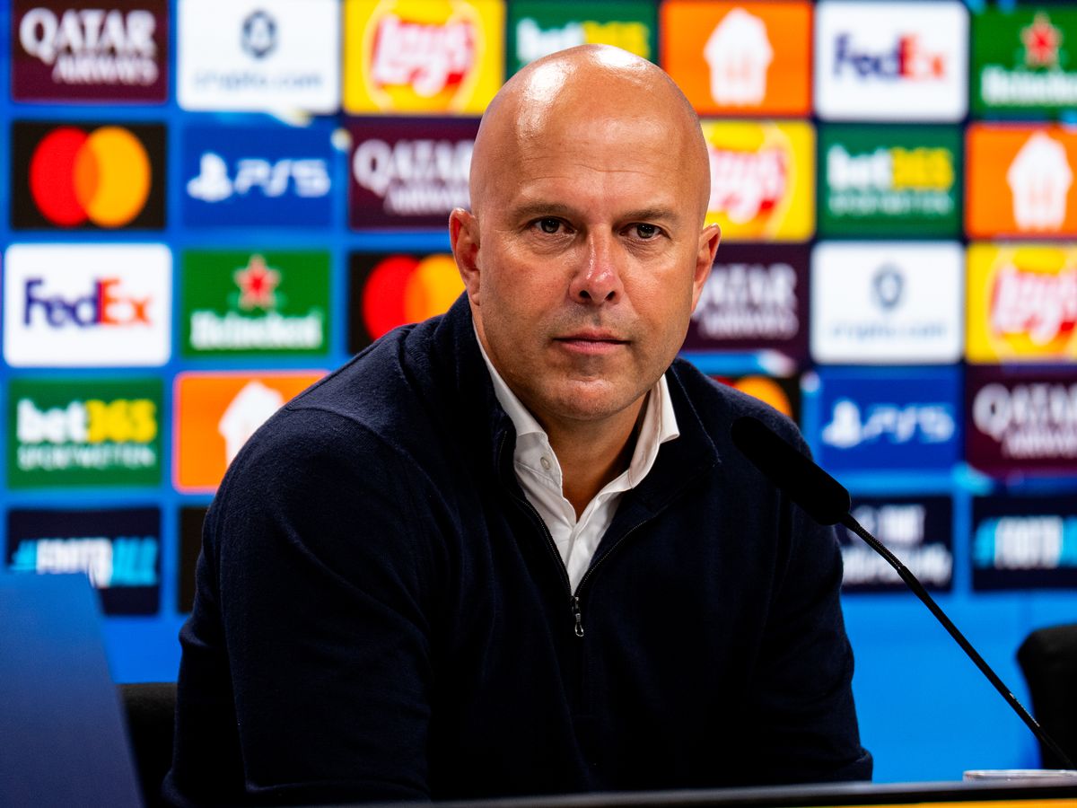 Liverpool boss Arne Slot makes U-turn on controversial Manchester United comment